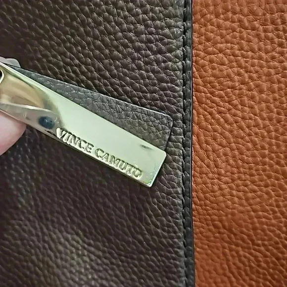 Vince Camuto Casia leather Colorblock tote. - Picture 2 of 6